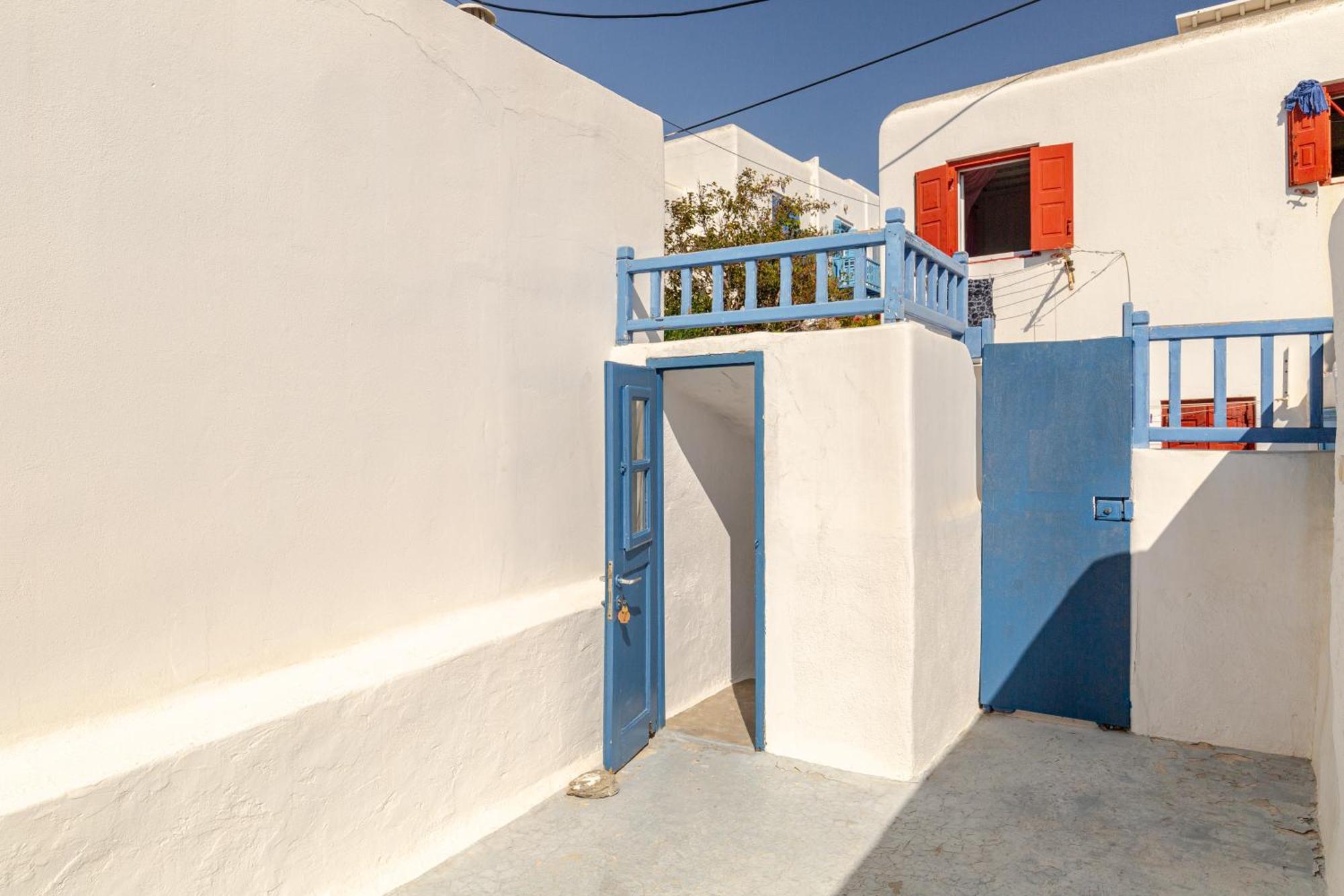 Elenitas Town House With Veranda And Sea View Mykonos Town Exterior photo
